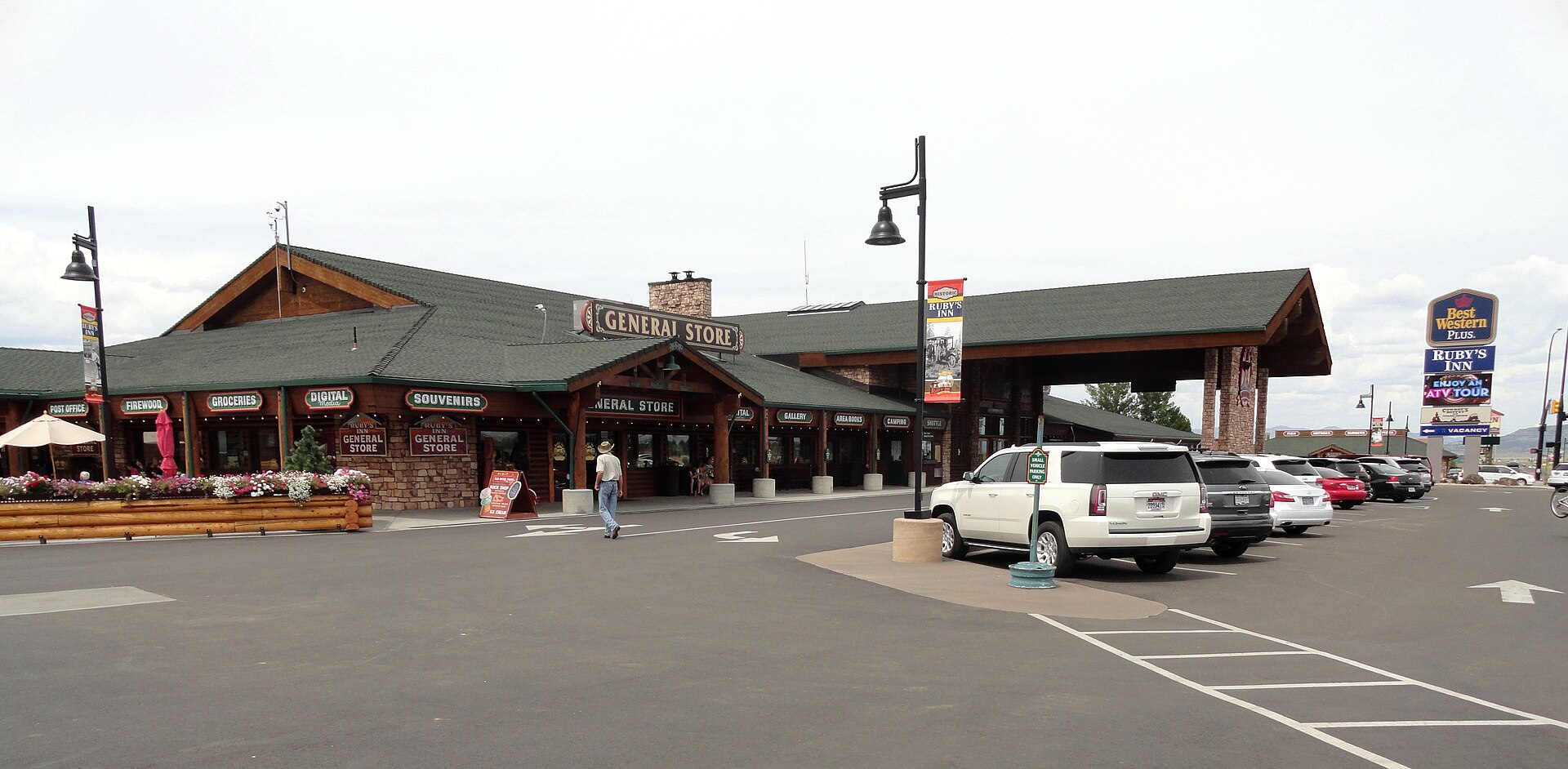 Ruby’s Inn: The Syrett Family Has Welcomed Bryce Canyon Visitors for More Than 100 Years